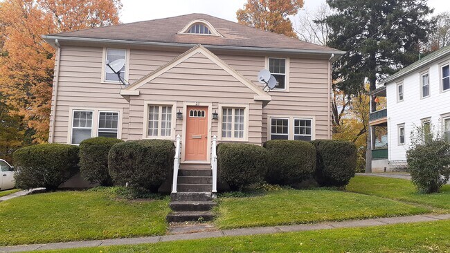 Right Side - 23 Union St Townhome