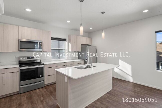 Photo - 1689 S W Temple St Unidad 102