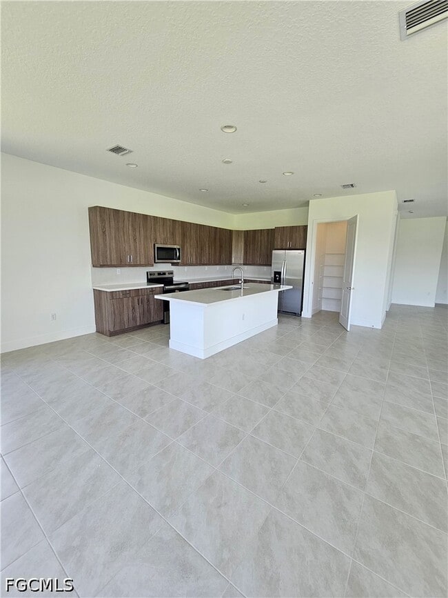 Photo - 5166 Julienne Rd