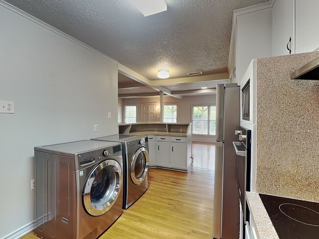 Photo - Historic Charm, Modern Convenience & an Unbeatable Fort Worth Location! Unit Main House