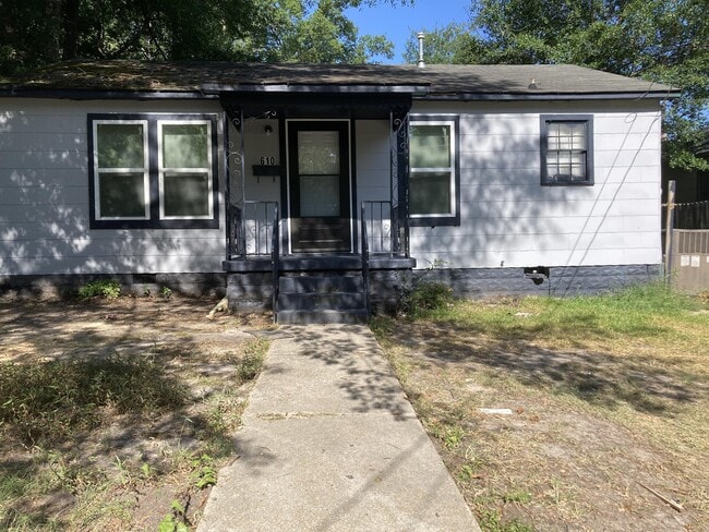 Building Photo - 610 N Yocum Ave Rental