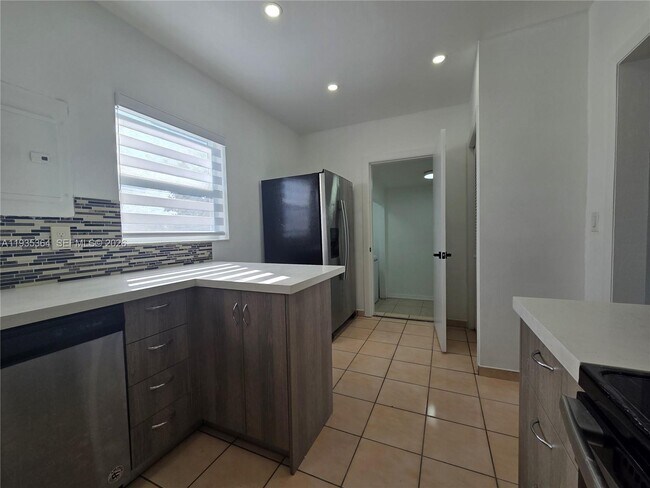 Photo - 6240 SW 21st St Unit 6242