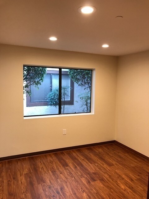 Photo - Los Caballeros #111 Unidad 111B