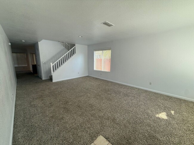 Photo - Beautiful Large 4 Bedroom 2.5 Bath Home