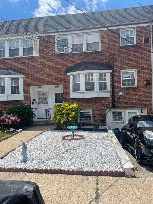 Photo - 17 Exeter Rd Condo Unit #1