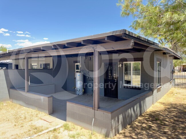 Photo - 915 N Columbus Blvd