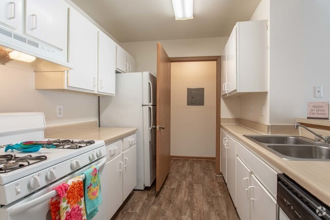 2 Bed/ 2 Bath