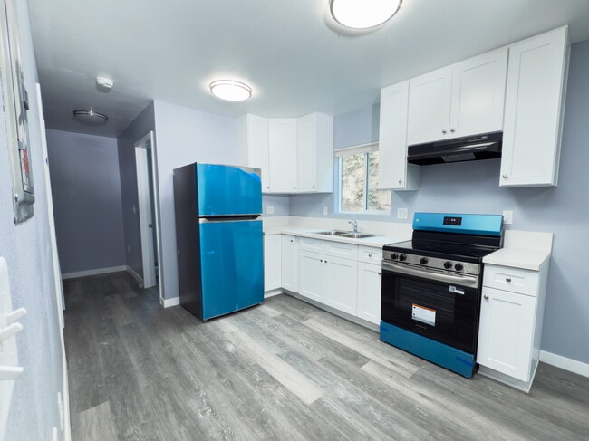 Building Photo - 6628-6630 Selfland Ave Rental