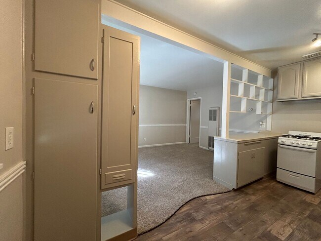 Photo - Classic Midtown One-Bedroom - $500 Lease Signing Bonus Available! Unidad 10
