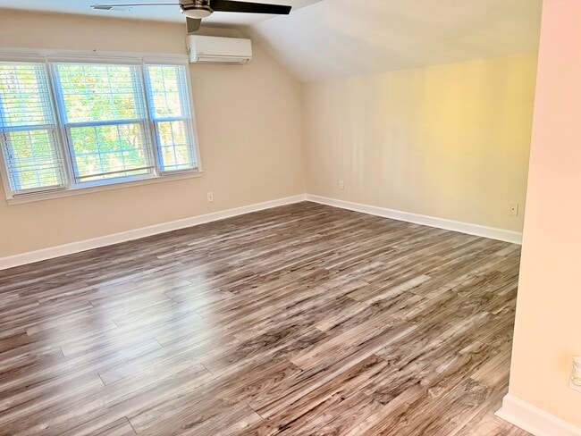 Photo - 2612 Leeshire Ct