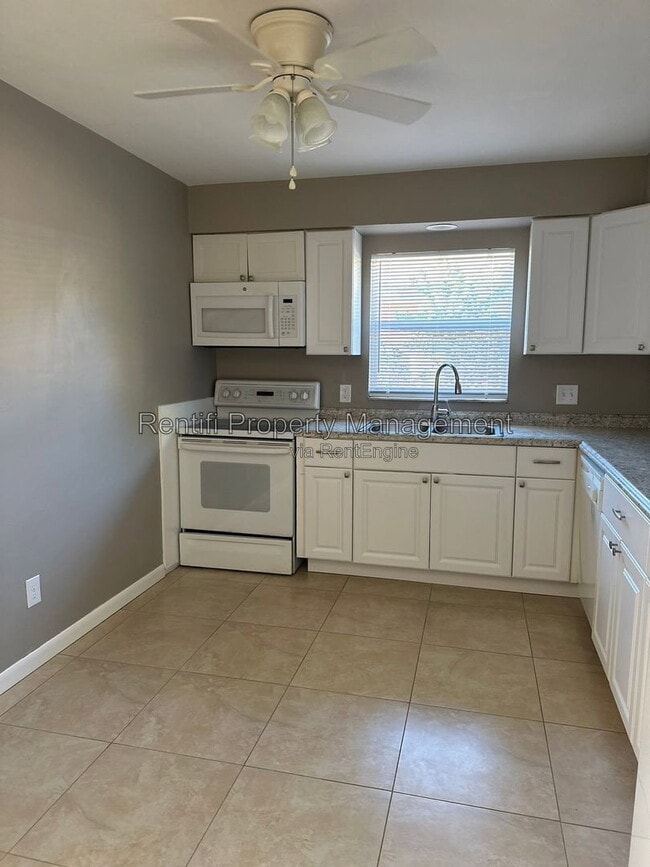 Photo - 803 SE 24th Ave