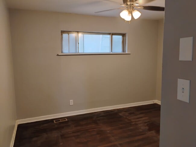 Building Photo - 2105 Major Ave Unit 2105 major ave