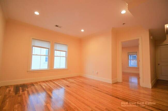 Photo - 25 Lothrop St Unit 2