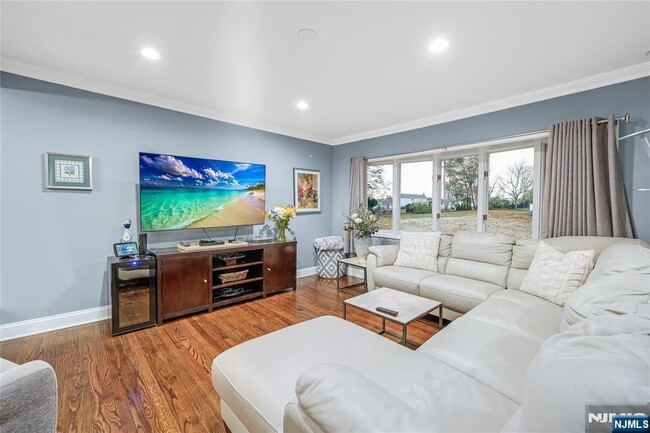 Photo - 194 Delmar Ave