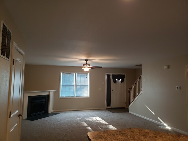 Building Photo - 1726 Glenbridge Rd Rental