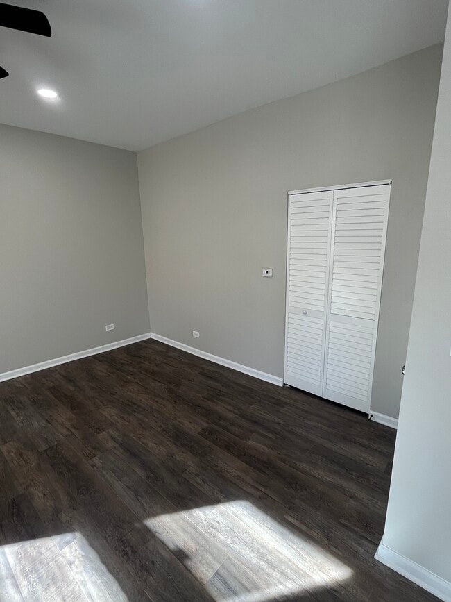 Photo - 100 N State St Unit B