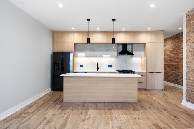 Photo - 7724 N Eastlake Terrace Unit 1