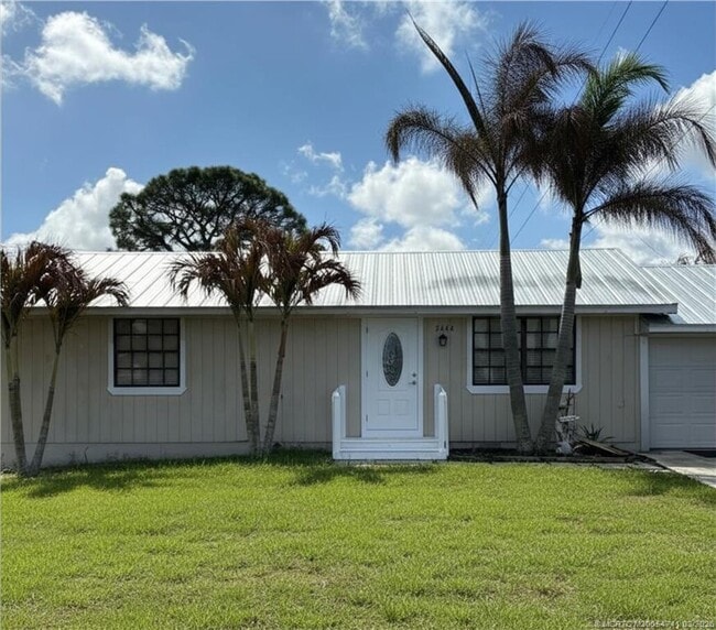 Building Photo - 2444 SE Washington St