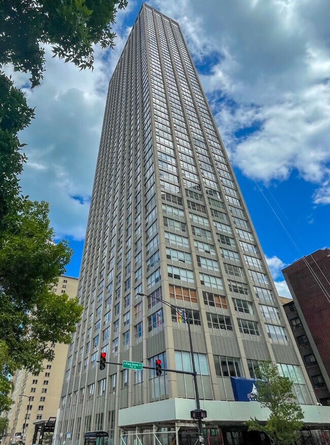Photo - 655 W Irving Park Rd Condo Unit 4702