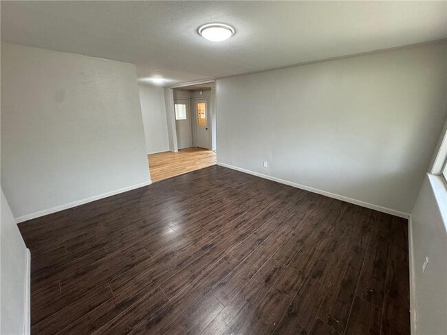 Photo - 4734 Clarendon Dr