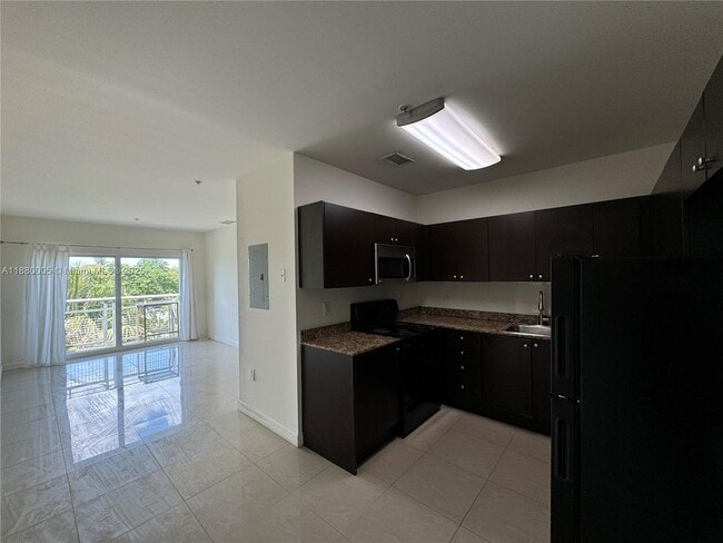 Photo - 529 NE 62nd St Unidad 401