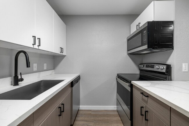 Photo - 50 Devon Ct Unit C-10