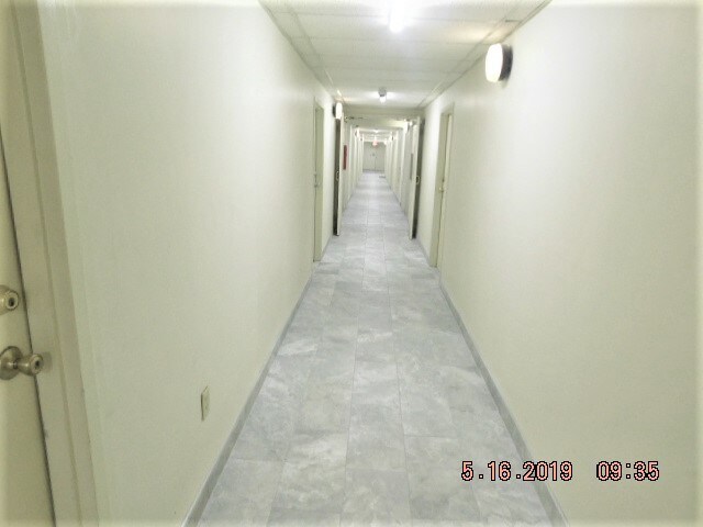 Photo - 1600 Park Cir