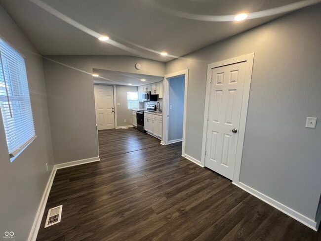 Photo - 2121 Webb St