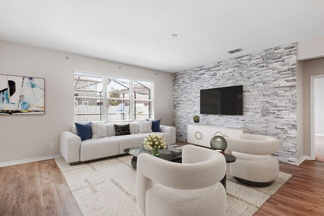 Photo - RIVERVIEW HOME FOR RENT!