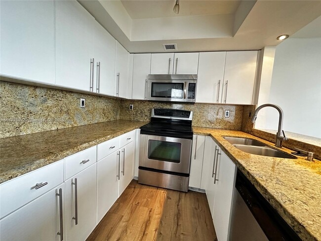Building Photo - 8215 SW 152nd Ave Unit G-411