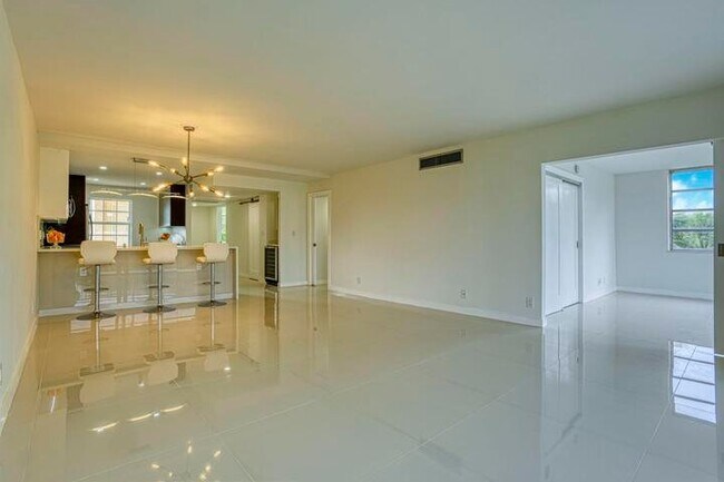 535 Oaks Dr