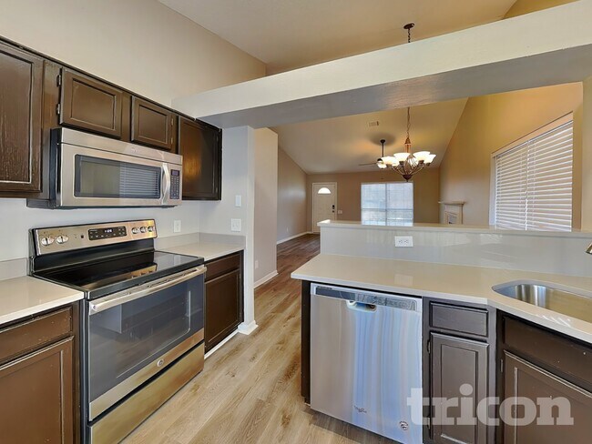 Photo - 5522 Silver Maple Dr