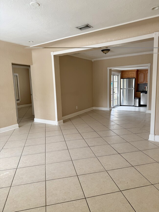 Photo - 520 SW 56th Ave