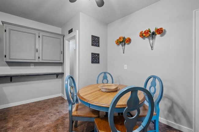 Photo - 989 Union St