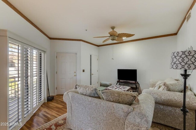 9151 W Greenway Rd Unit 252