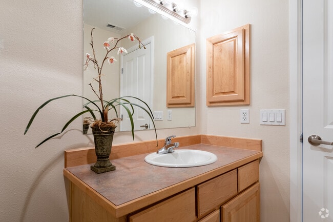 3BR, 2.5BA - 1,327 SF