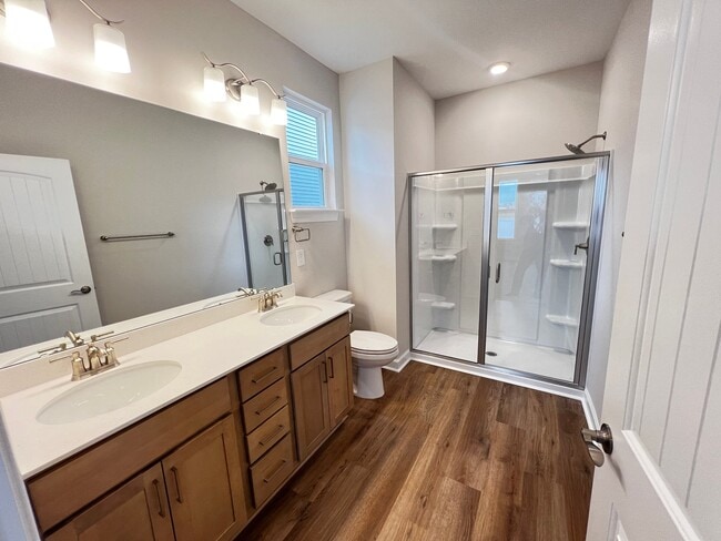 Photo - 1260 Saxon Ct