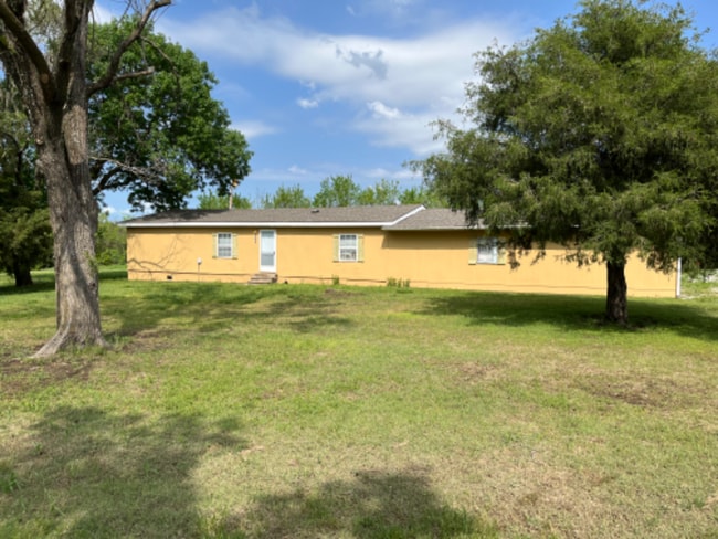 Building Photo - 9590 SW McAdoo Rd Rental