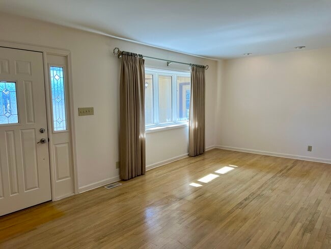 Photo - 6600 E Oak St