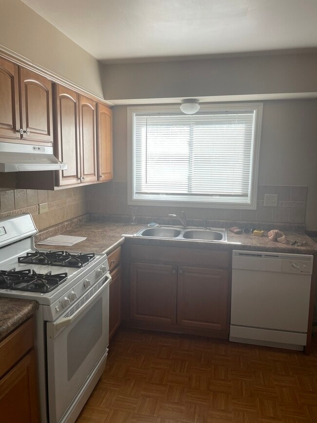 Photo - 99 E Dundee Rd Unit 2S