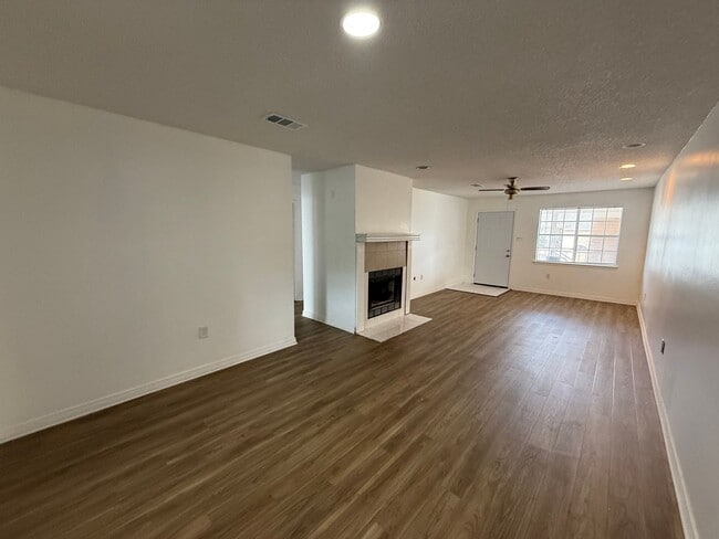 Photo - 2BD 2BA FLAT APARTMENT