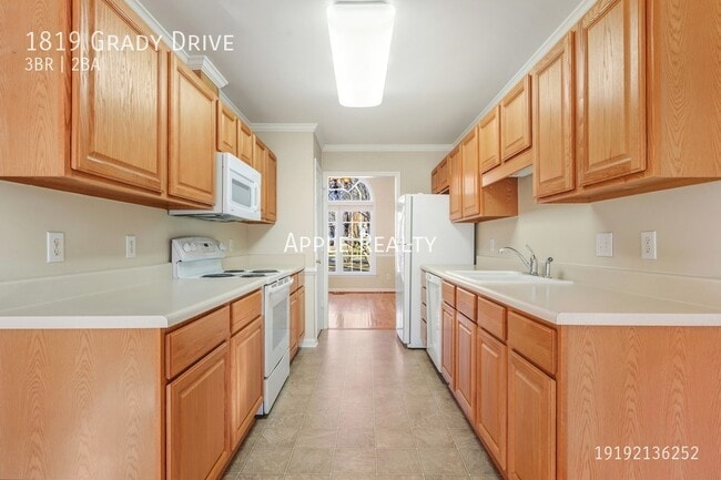 Photo - 1819 Grady Dr