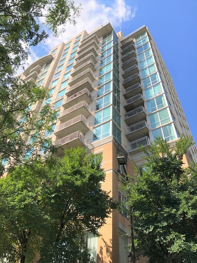 Building Photo - 1640 Maple Ave Unit 502