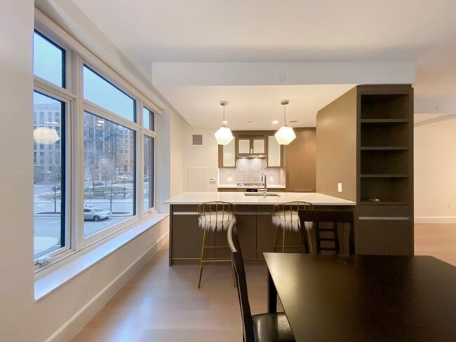 Photo - 100 Lovejoy Wharf Unit 3A