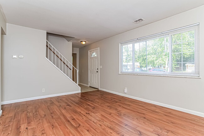 Photo - 8585 Sunlight Dr