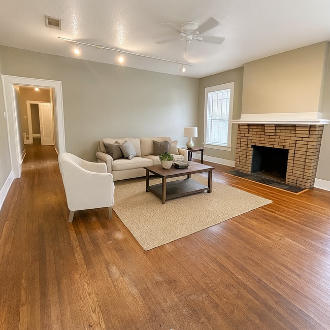 Photo - Best located house in West Campus, 6 large bedrooms open floorplan.