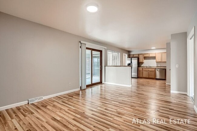 Photo - 3296 S Geneva St