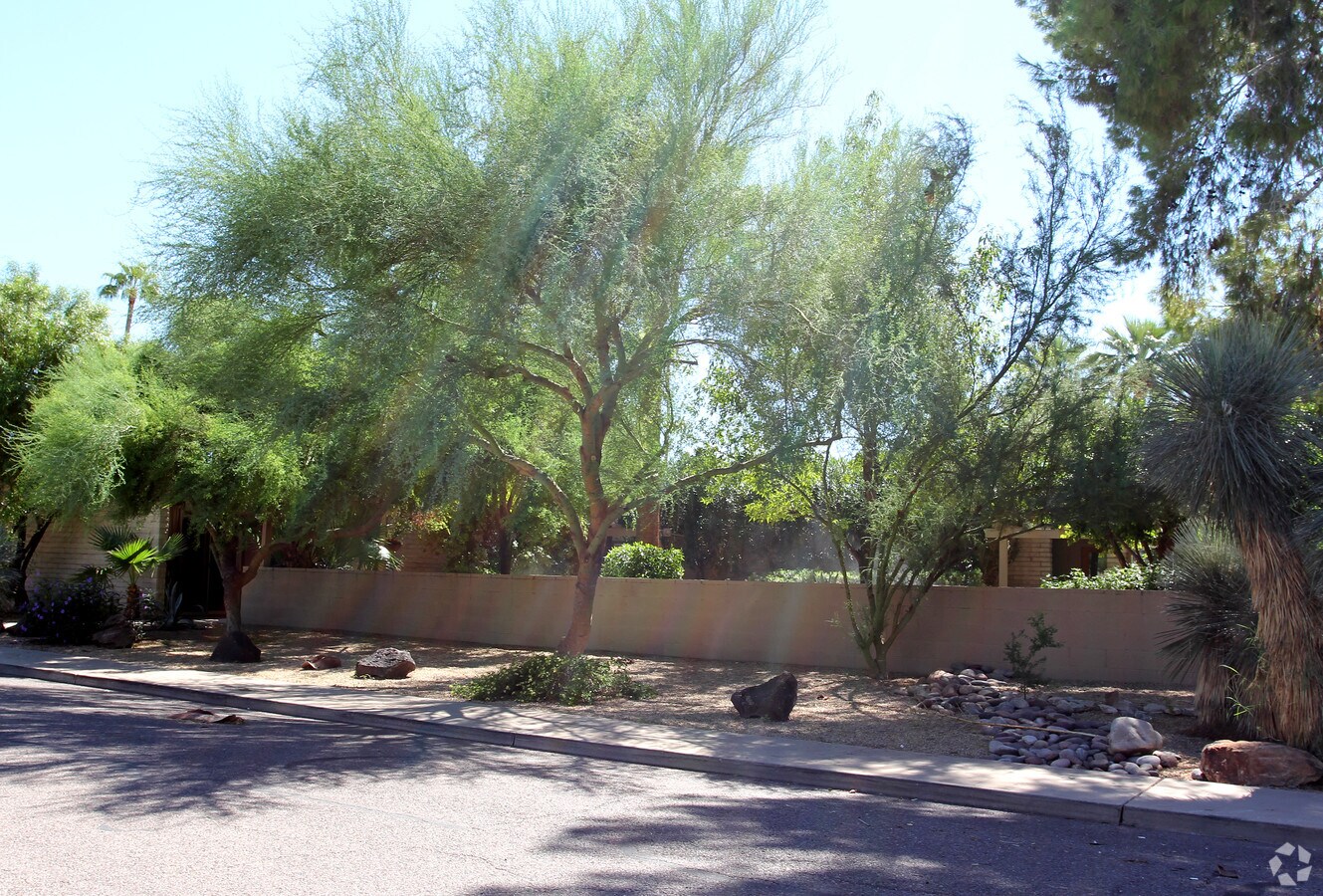 Photo - 3631 E Turney Ave