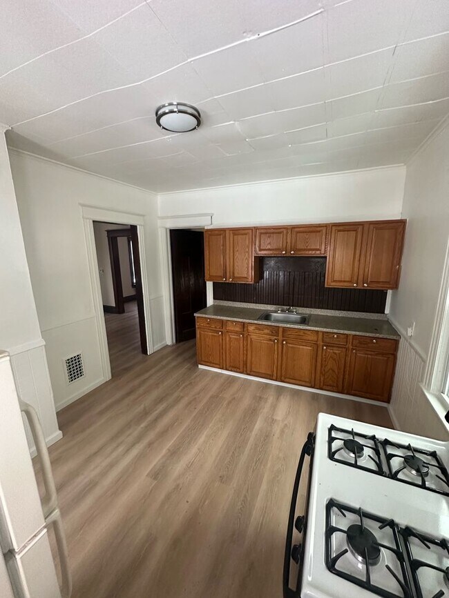 Photo - 37 Forester St Unit 37 Forester St (Lower)