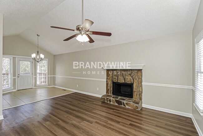 Photo - 106 Whitney Ln